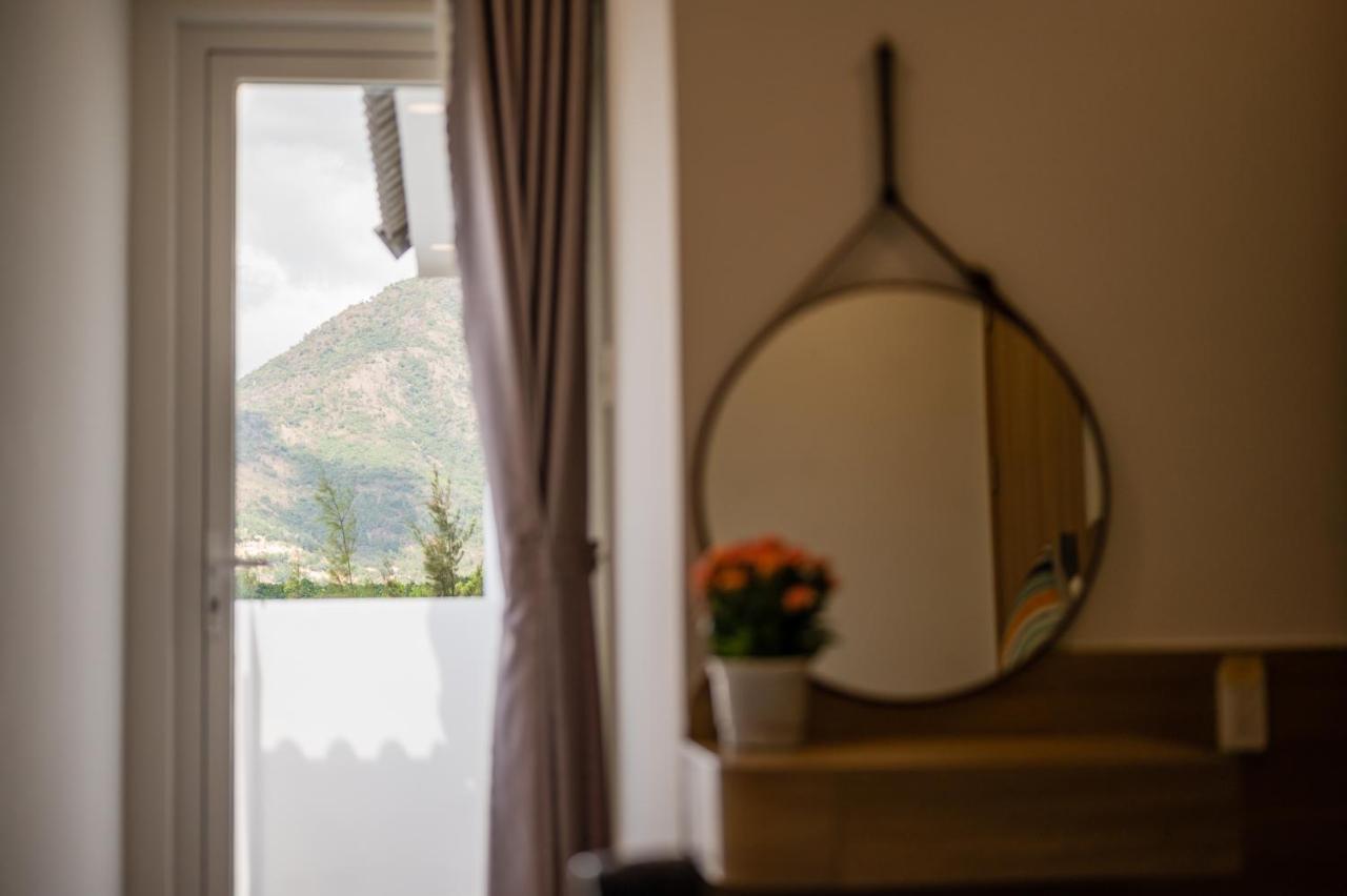 The View Hotel Cam Lam Buitenkant foto